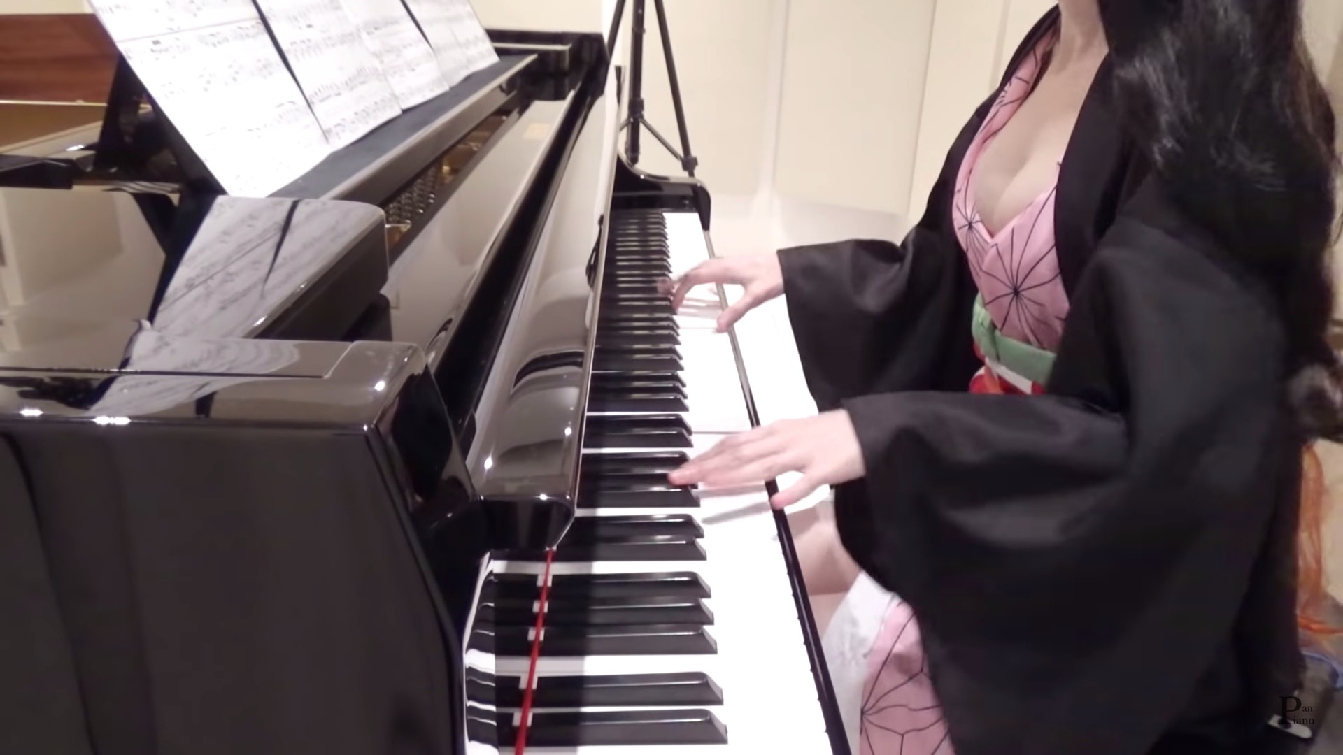 鬼滅之刃 爆cos彌豆子彈紅蓮華鋼琴家pan Piano三日2萬點擊 鬼滅之刃 爆cos彌豆子彈紅蓮華鋼琴家pan Piano三日2萬點擊