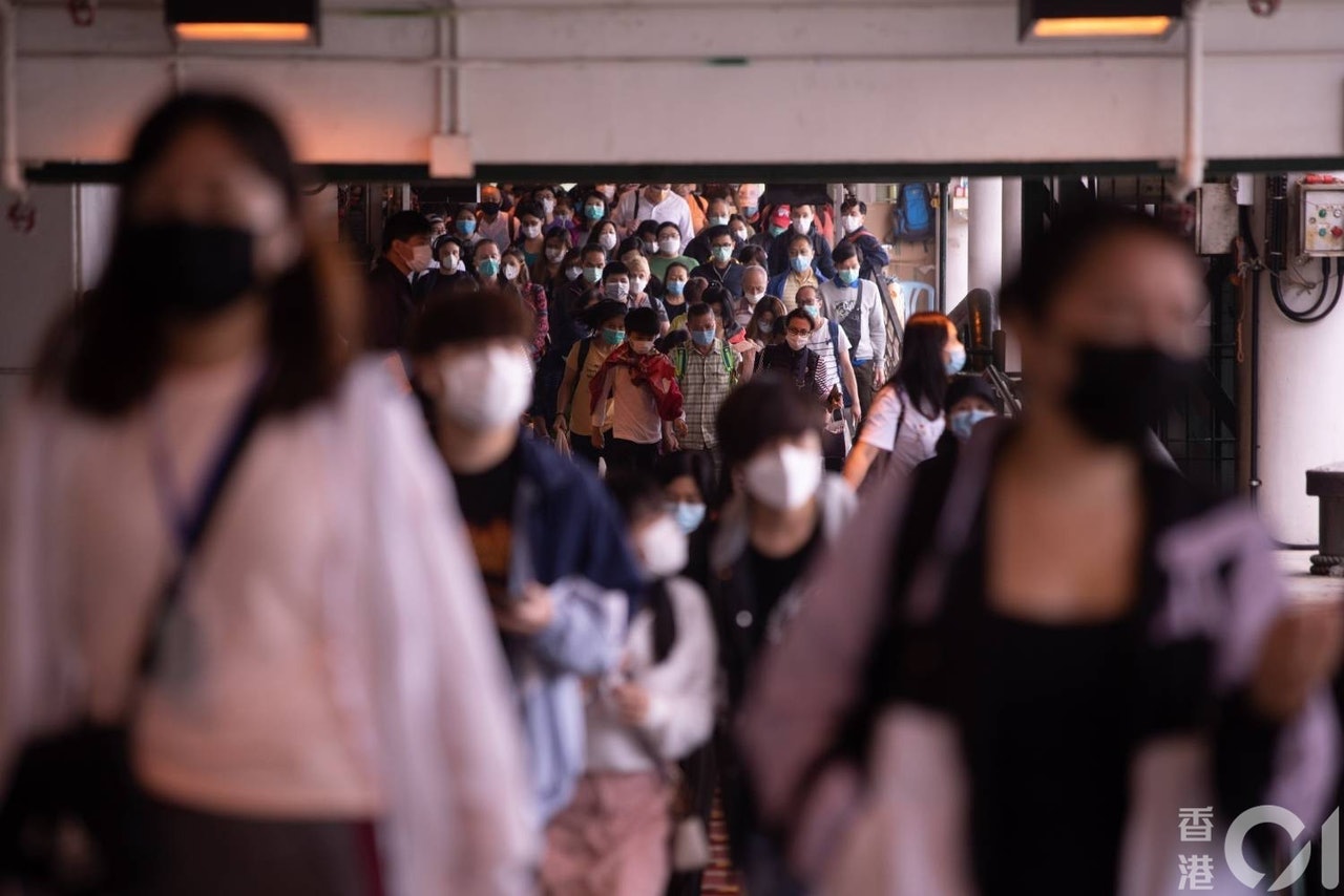 受新冠肺炎疫情影響,香港的失業率在過去數月一直攀升,不少打工仔為減薪、縮減工時或裁員等擔憂。(資料圖片) 受新冠肺炎疫情影響,香港的失業率在過去數月一直攀升,不少打工仔為減薪、縮減工時或裁員等擔憂。(資料圖片)