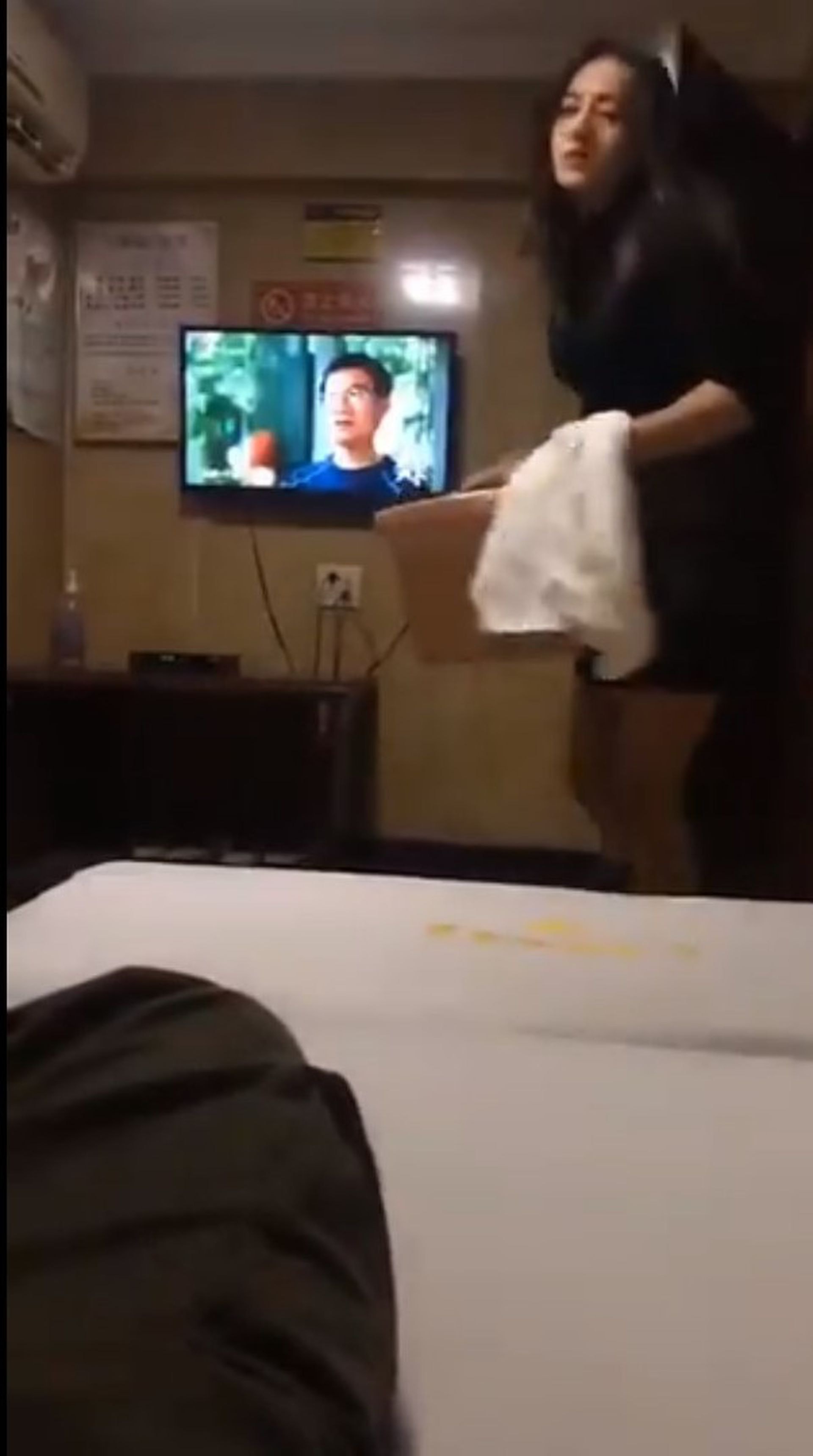 迪麗熱巴淪為洗腳妹?相似度震驚眾網友 2 dRWPhsabEQuwfYs kqIaOZWrcmObYKhac3wNgnN8DYI?v=w1920