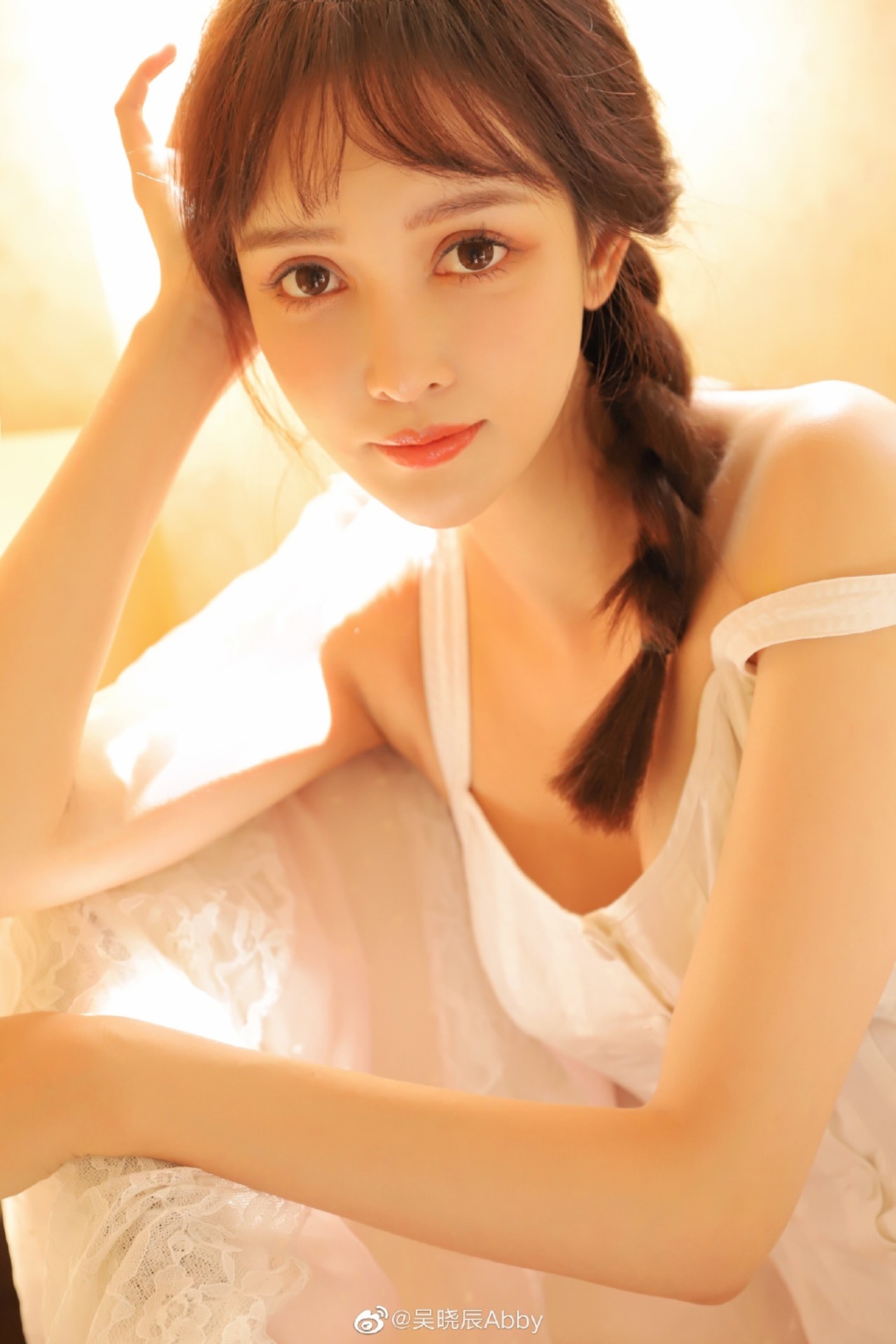吳曉辰的一張「網紅臉」。(微博圖片@吳曉辰Abby) 吳曉辰的一張「網紅臉」。(微博圖片@吳曉辰Abby)