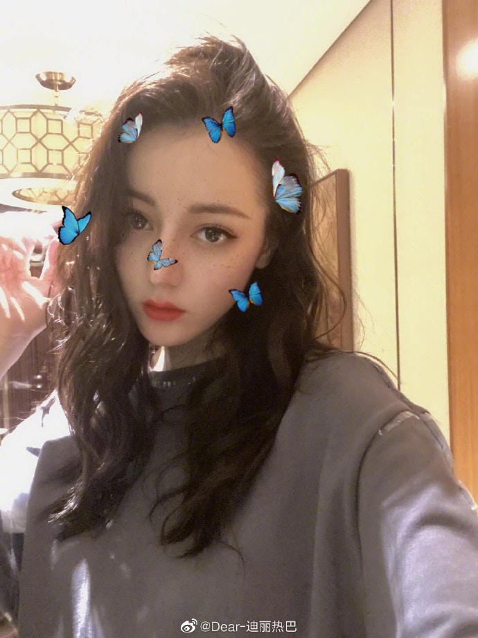 果然係女神！（迪麗熱巴微博照片）