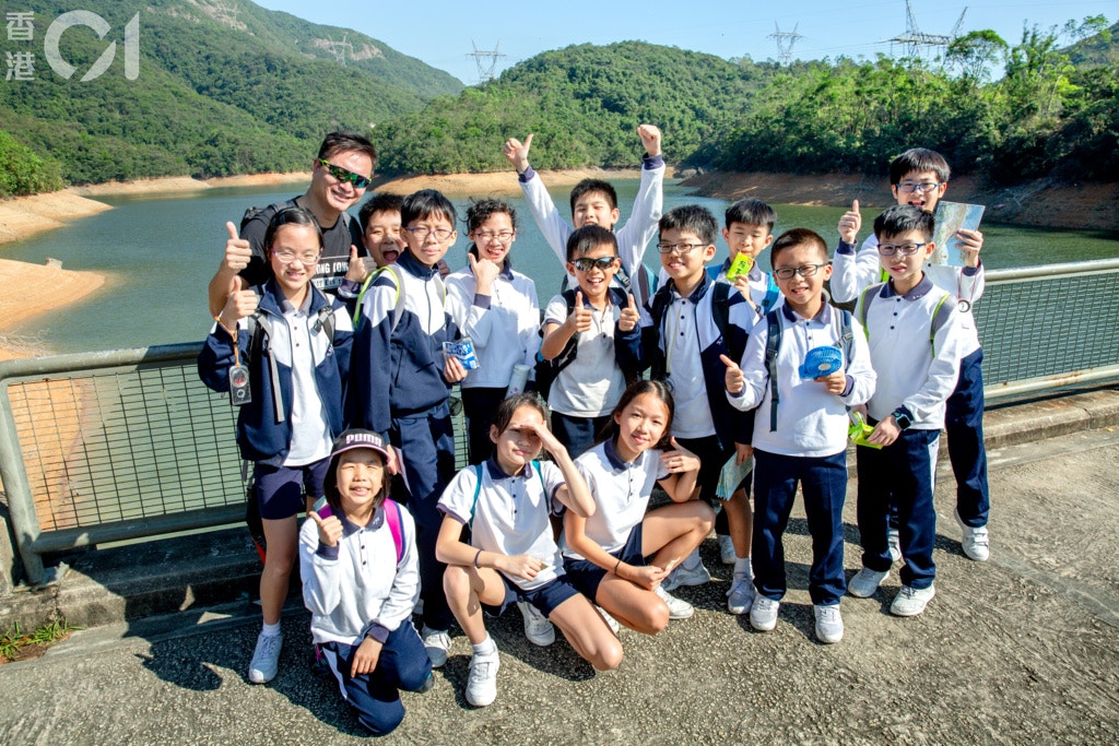 以往林克忠校長會帶救恩小學的學生往山上跑。（資料圖片）