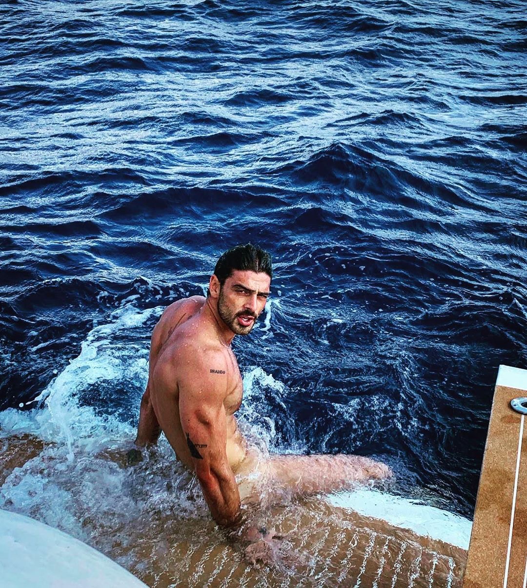 Michele Morrone全裸接拍《禁室365天》,結果比女主角更爆紅。(Michele Morrone Instagram) Michele Morrone全裸接拍《禁室365天》,結果比女主角更爆紅。(Michele Morrone Instagram)