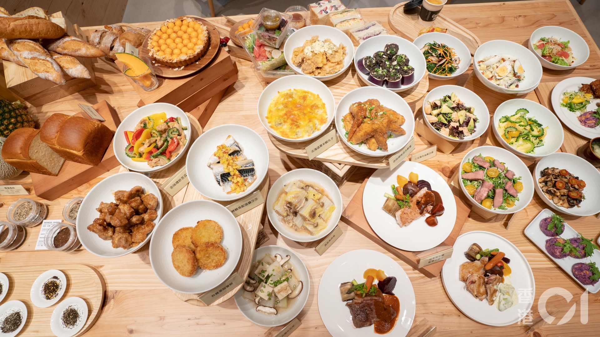 Café&Meal MUJI會根據季節轉換不同的餐單,最新的夏日餐單加入車厘茄、牛油果、沖繩苦瓜等20款冷熱料理及輕食套餐。 Café&Meal MUJI會根據季節轉換不同的餐單,最新的夏日餐單加入車厘茄、牛油果、沖繩苦瓜等20款冷熱料理及輕食套餐。