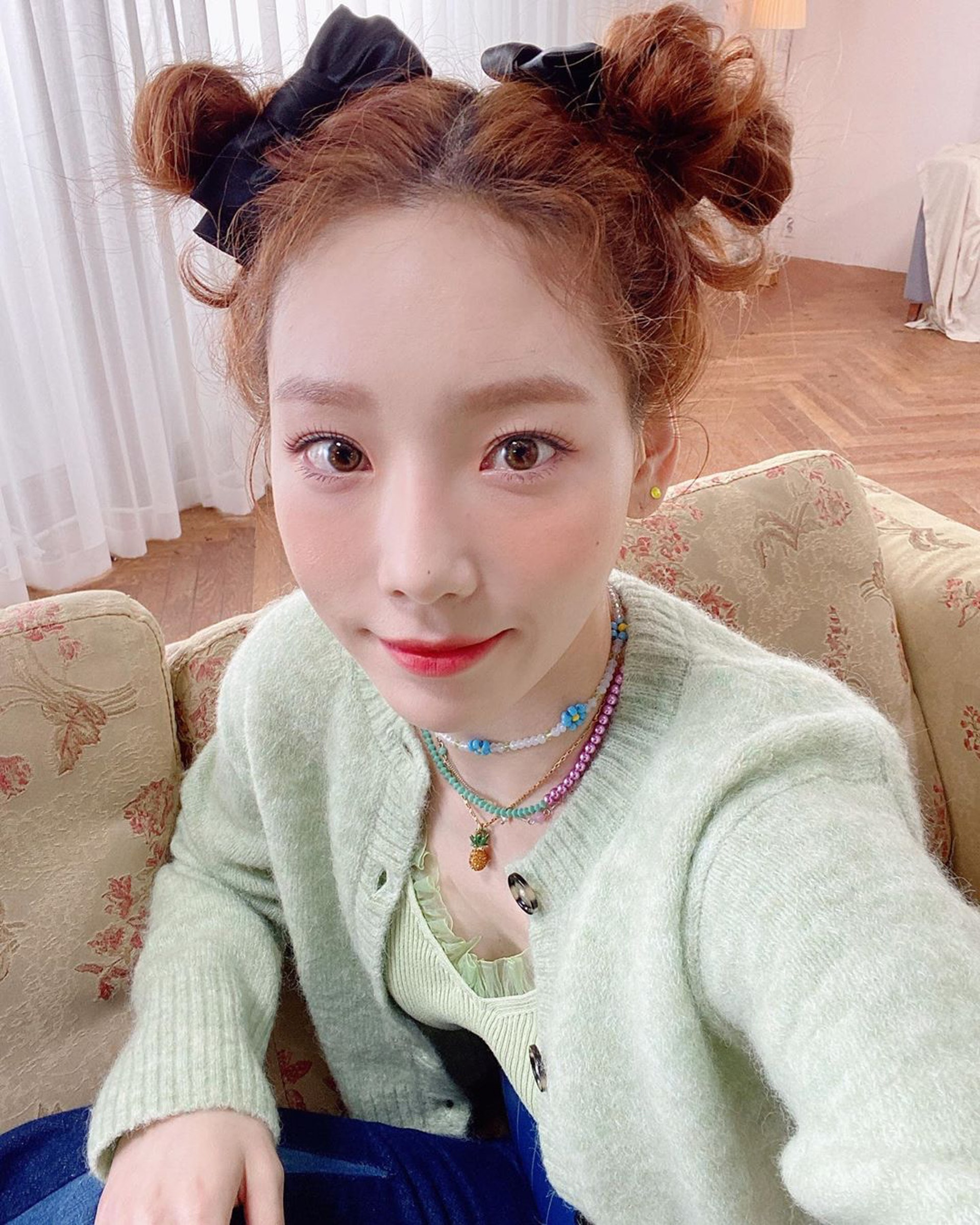 韓國女團少女時代的太妍和 AOA 的雪炫都愛上了自製膠珠粒首飾(IG@staeyeon_ss) 韓國女團少女時代的太妍和 AOA 的雪炫都愛上了自製膠珠粒首飾(IG@staeyeon_ss)