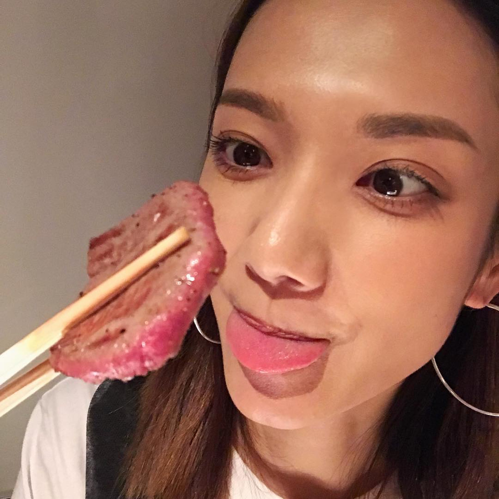 王君馨晒fit爆纤腰分享减肥秘技-唔睇体重更瘦 王君馨晒fit爆纤腰分享减肥秘技-唔睇体重更瘦