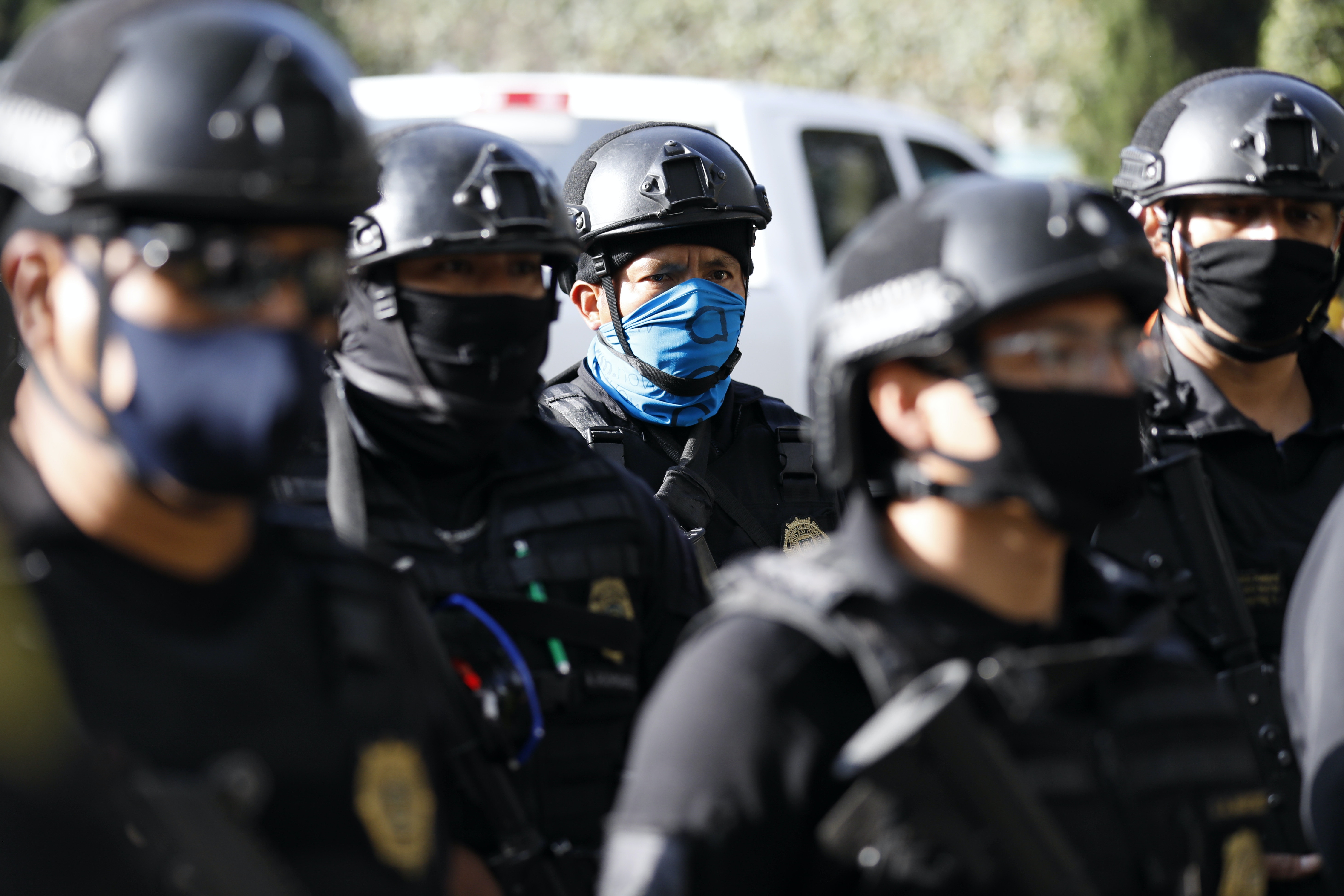 圖為2020年6月26日，墨西哥首都墨西哥城警察局長加西亞遇襲，警察趕到現場。（美聯社）