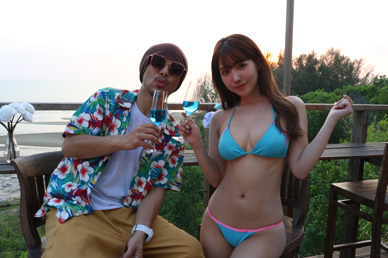 黃明志邀請三上悠亞擔任新歌《不小心》MV女主角。(資料圖片) 黃明志邀請三上悠亞擔任新歌《不小心》MV女主角。(資料圖片)