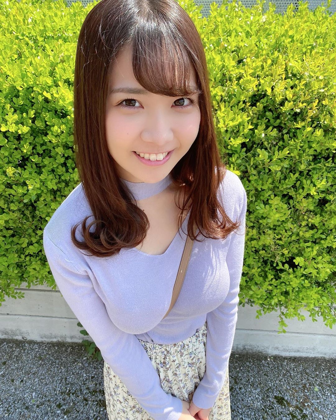 天羽希純用斜孭袋突顯驕人身材。（IG@amaukisumi）