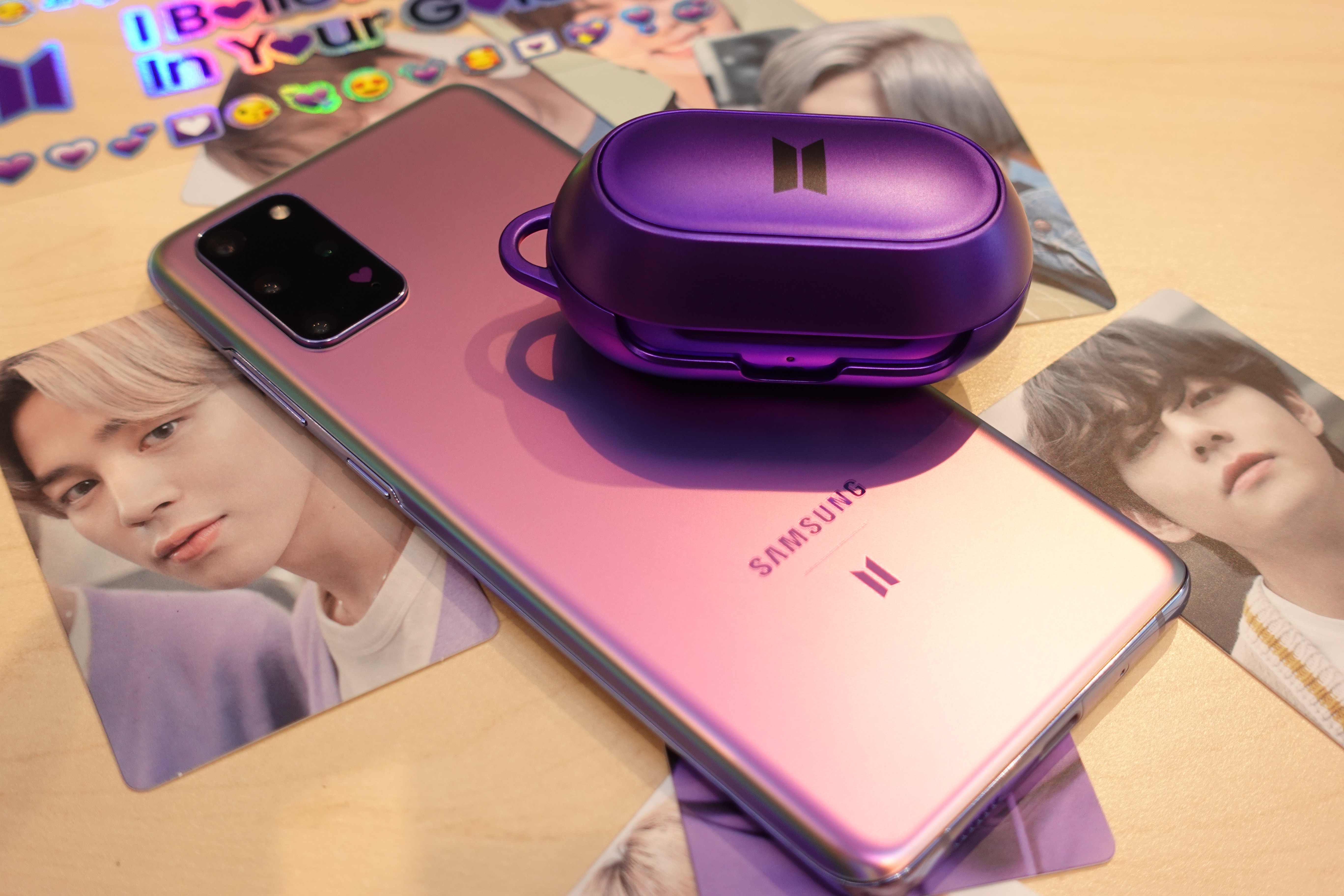BTS特別版開箱！Samsung Galaxy S20+／Buds紫色心形設計超搶眼