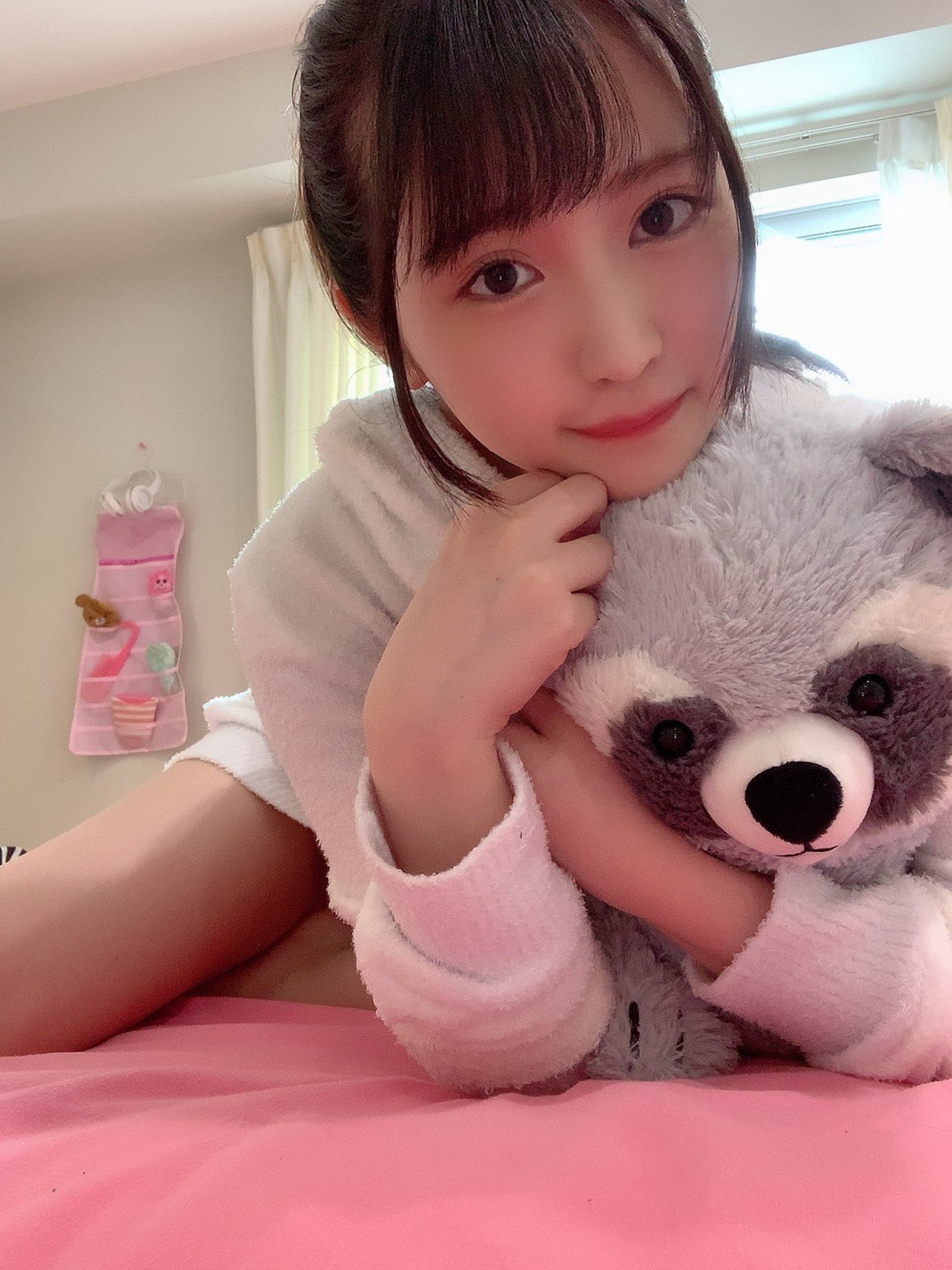 【第4名 小野六花】短短一個月時間,銷量已經超越大前輩三上悠亞、高橋聖子。(twitter@onorikka) 【第4名 小野六花】短短一個月時間,銷量已經超越大前輩三上悠亞、高橋聖子。(twitter@onorikka)