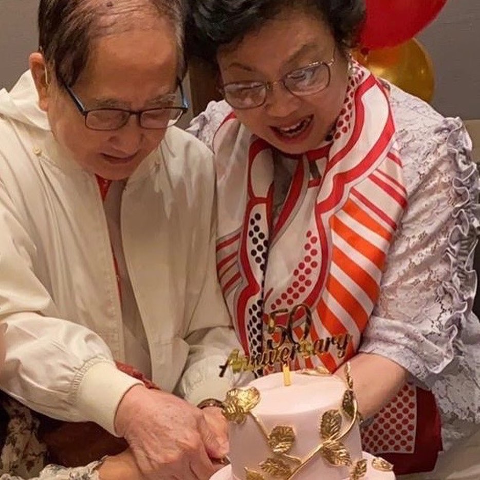 黎姿賀父母結婚50周年老公馬廷強罕有入鏡場面溫馨 香港01 即時娛樂