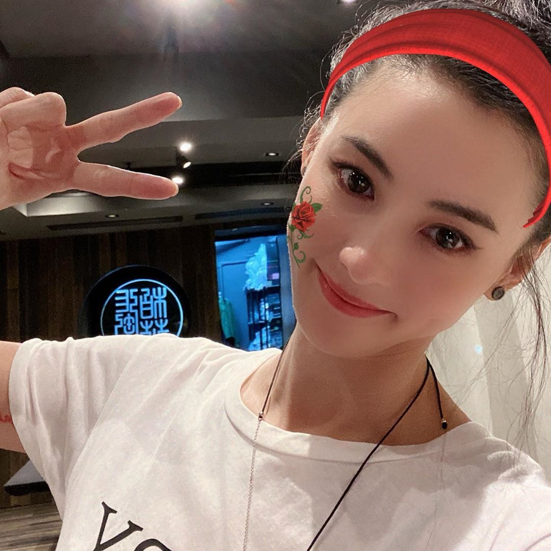 張栢芝個樣一啲都唔似40歲。(張栢芝ig)