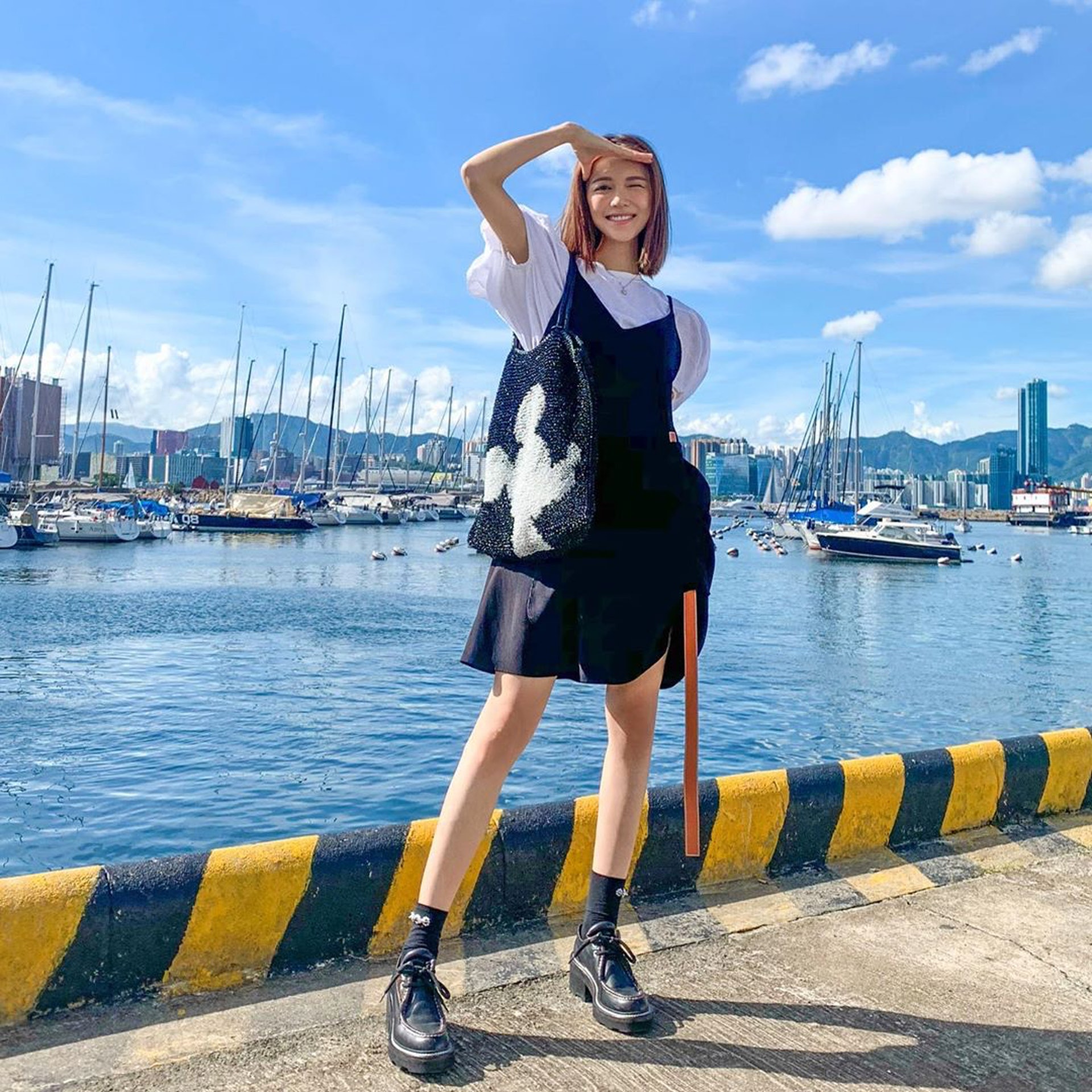 娃娃裝是修飾偏瘦身材的好選擇。(IG@misselvani)