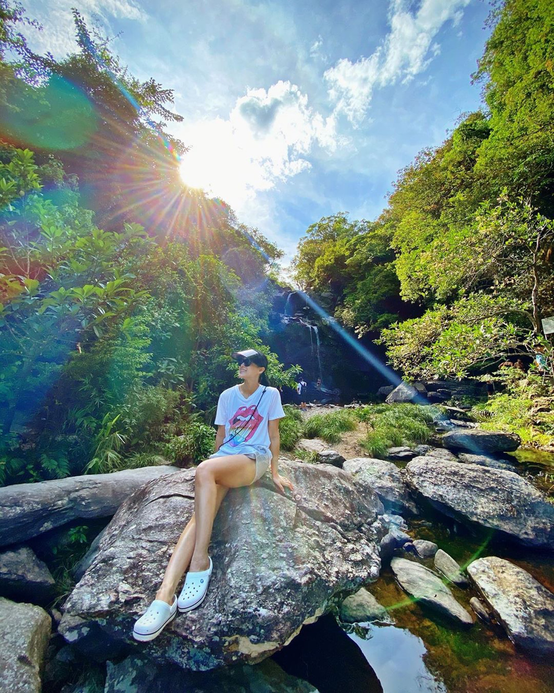 胡杏兒呢張相雙腿真係長得好誇張。 (IG:@myoliemyolie) 胡杏兒呢張相雙腿真係長得好誇張。 (IG:@myoliemyolie)