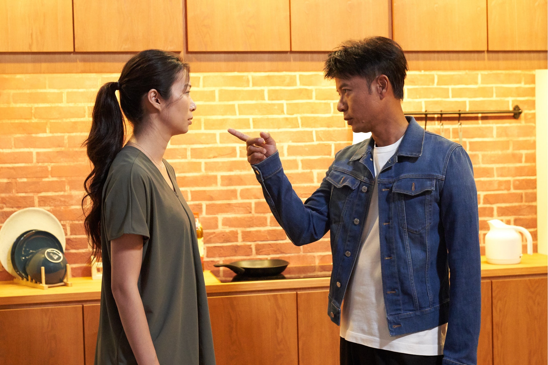 虽然是《格林童话》,但李克勤却唱出现实中爱情的不美满。 (资料图片) 虽然是《格林童话》,但李克勤却唱出现实中爱情的不美满。 (资料图片)