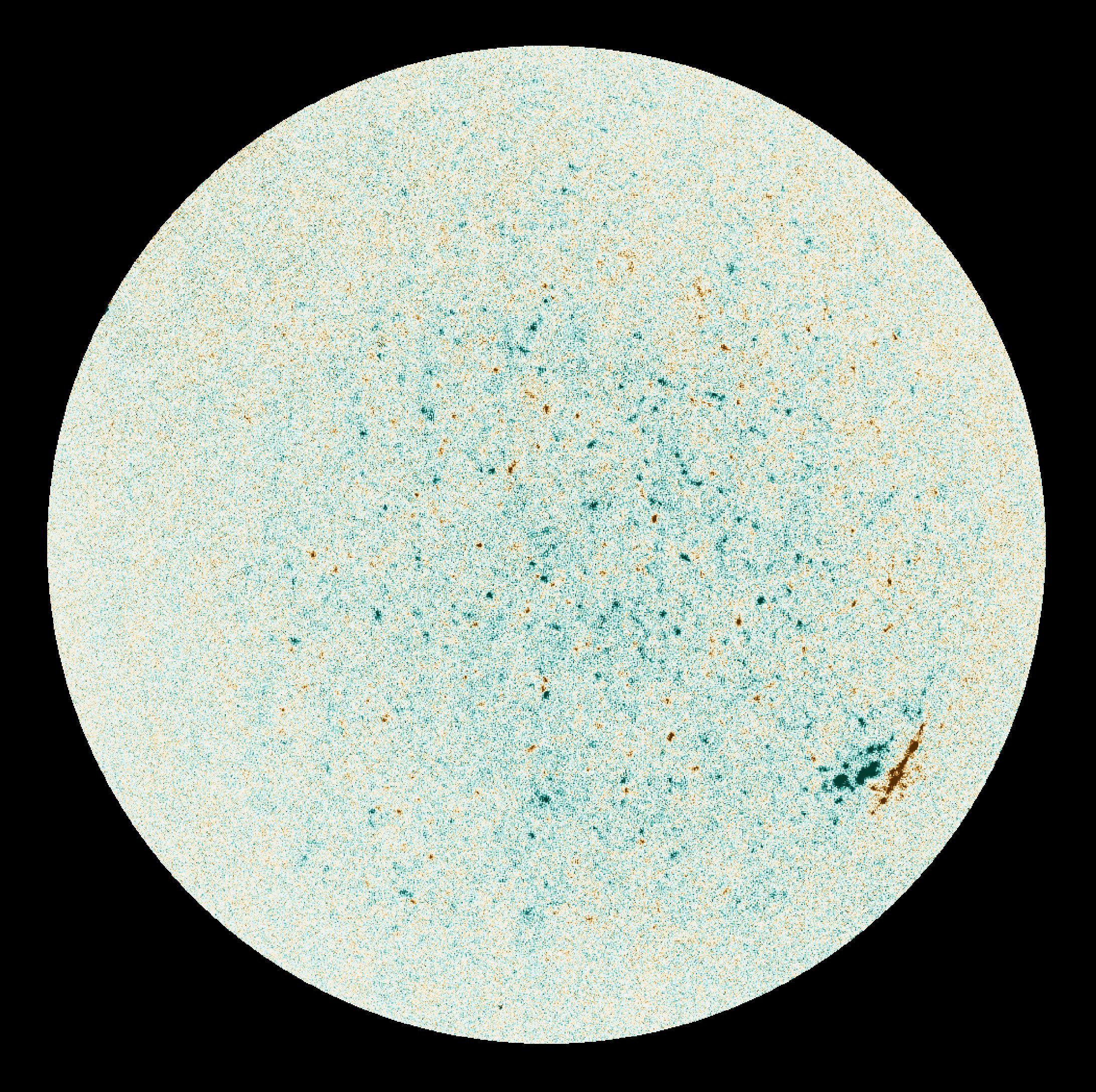 圖為歐洲太空總署7月16日發布的照片，觀測衛星「太陽軌道器」6月18日用極化和日震影像儀拍攝到整個太陽。（Reuters）