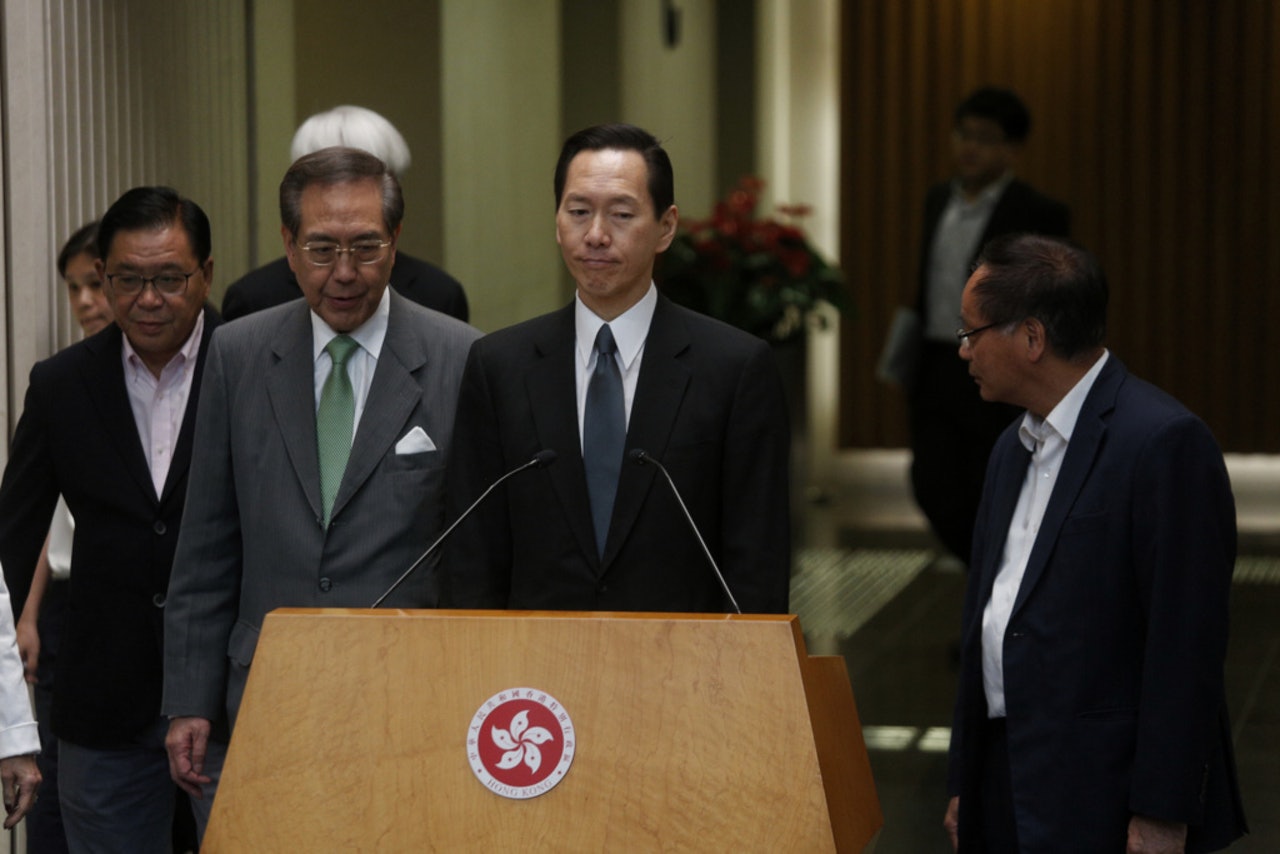 陳智思表示,美國的法律令當地銀行在與本港官員打交道時更「謹慎」。(資料圖片) 陳智思表示,美國的法律令當地銀行在與本港官員打交道時更「謹慎」。(資料圖片)