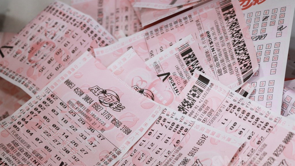 台灣「威力彩」彩票史上最高頭獎開出兩中獎人均分8億港元