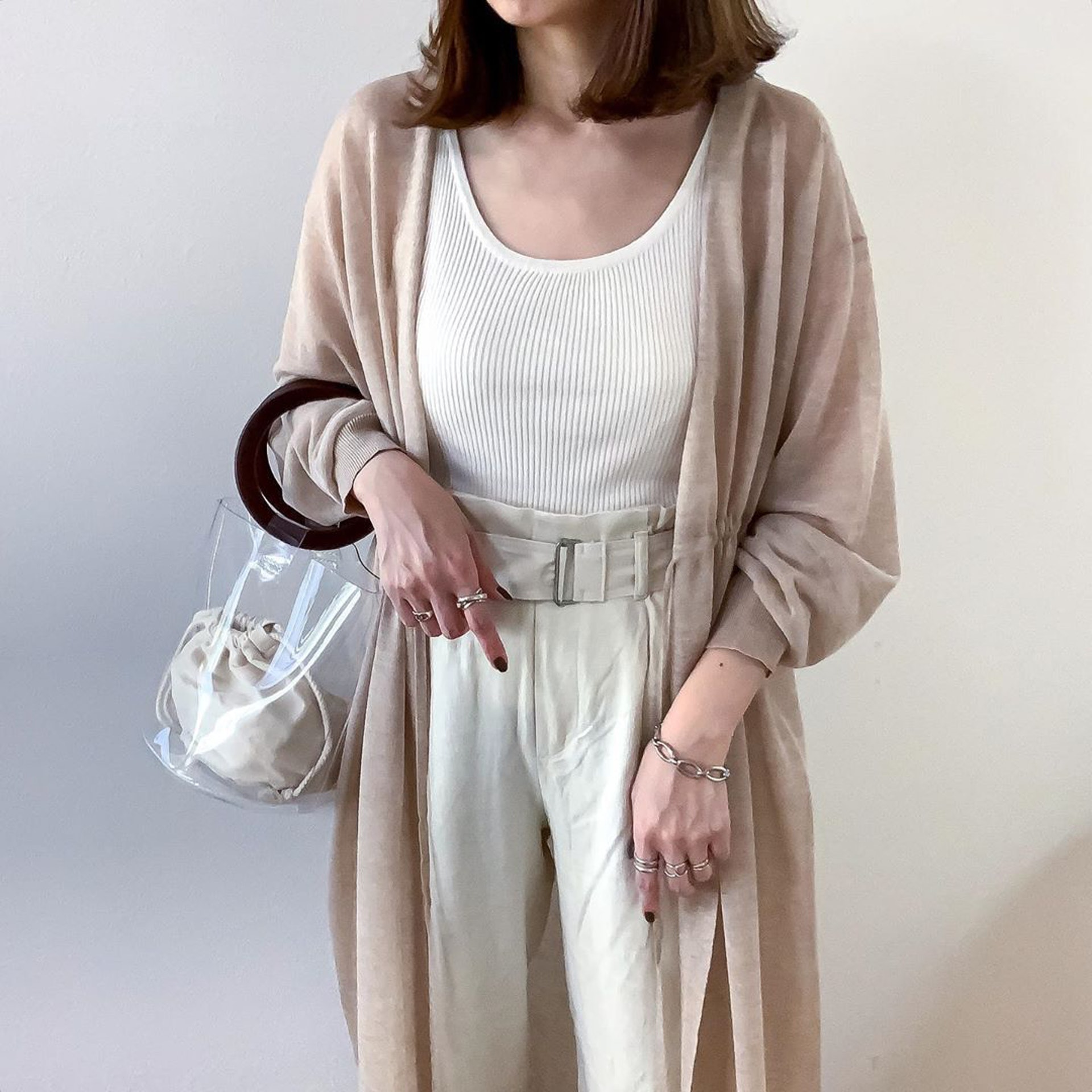【Zara、Uniqlo穿搭】她在Instagram分享棉麻材質適合夏天，而且認為腰部位置的皺摺設計十分可愛。(__htm.i_@Instagram)