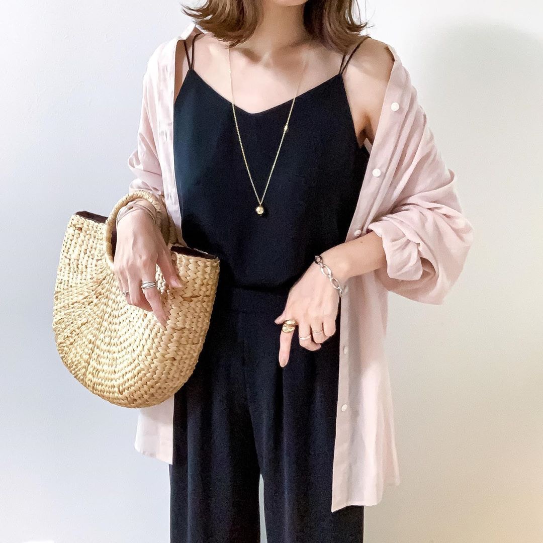 【Zara、Uniqlo穿搭】該粉色傾向暗淡，很容易駕馭。(__htm.i_@Instagram)