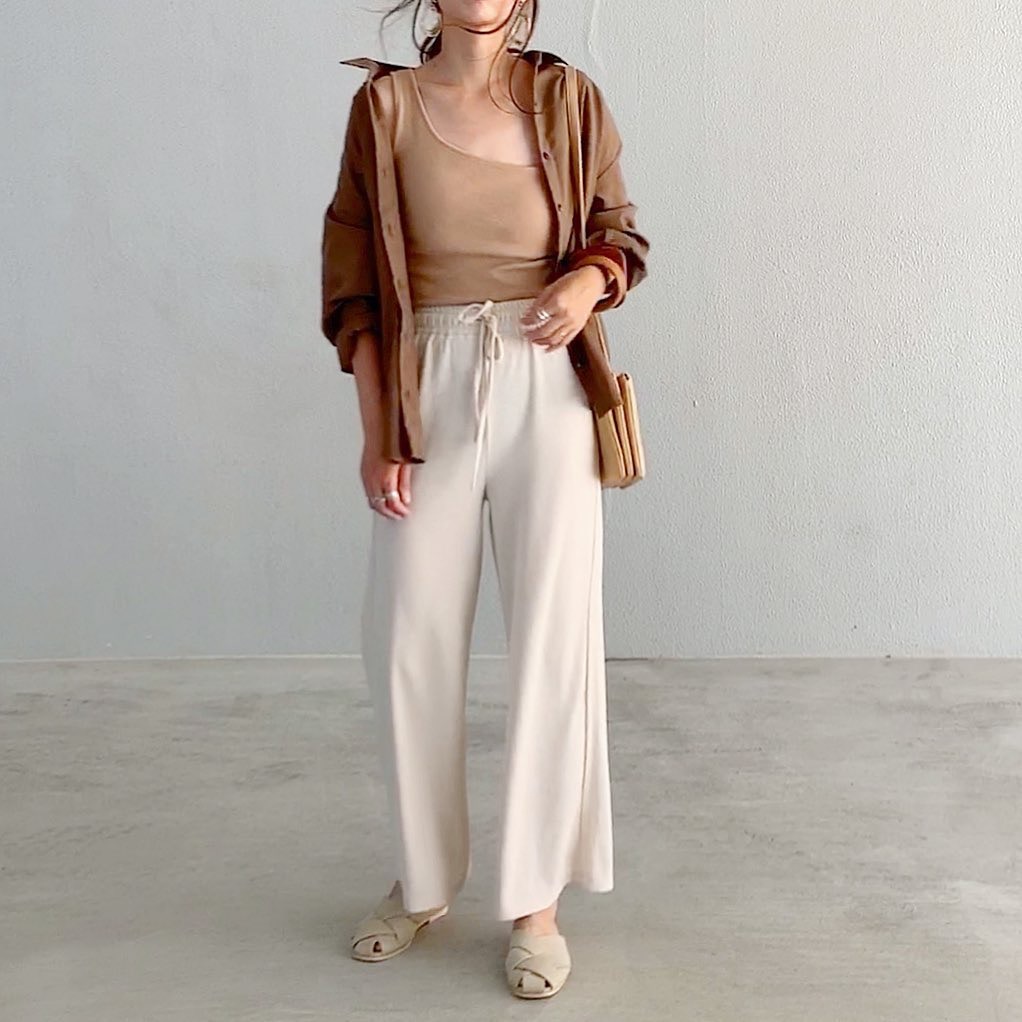 【Zara、Uniqlo穿搭】恤衫亦可當作防曬衣穿着。(__htm.i_@Instagram)