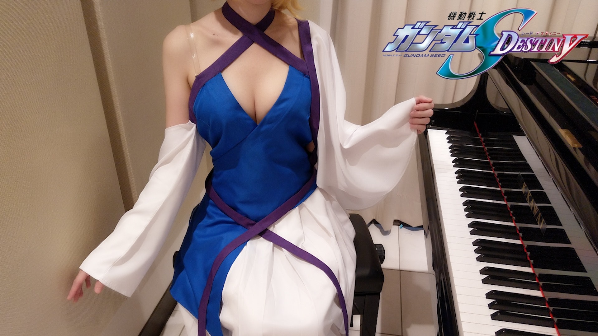Pan Piano(小P的音樂工房)曾經以不同Cosplay打扮在短片中登場,為樂迷演奏歌曲。(資料圖片) Pan Piano(小P的音樂工房)曾經以不同Cosplay打扮在短片中登場,為樂迷演奏歌曲。(資料圖片)