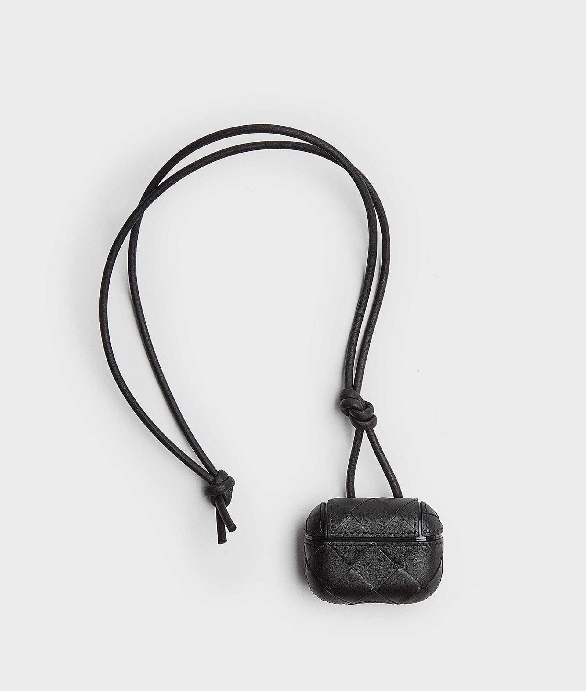 1. BOTTEGA VENETA Airpods Pro Case(官網圖片) 1. BOTTEGA VENETA Airpods Pro Case(官網圖片)