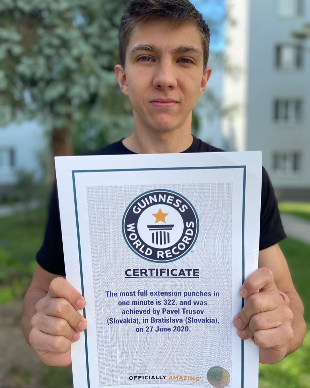 來自斯洛伐克的Pavel Trusov 在6月27日，以一分鐘打出322次完全伸直拳擊的成績，創下了「1分鐘打出完全伸展拳擊次數最多」的健力士世界紀錄。（圖片擷取自︰Pavel Trusov IG）