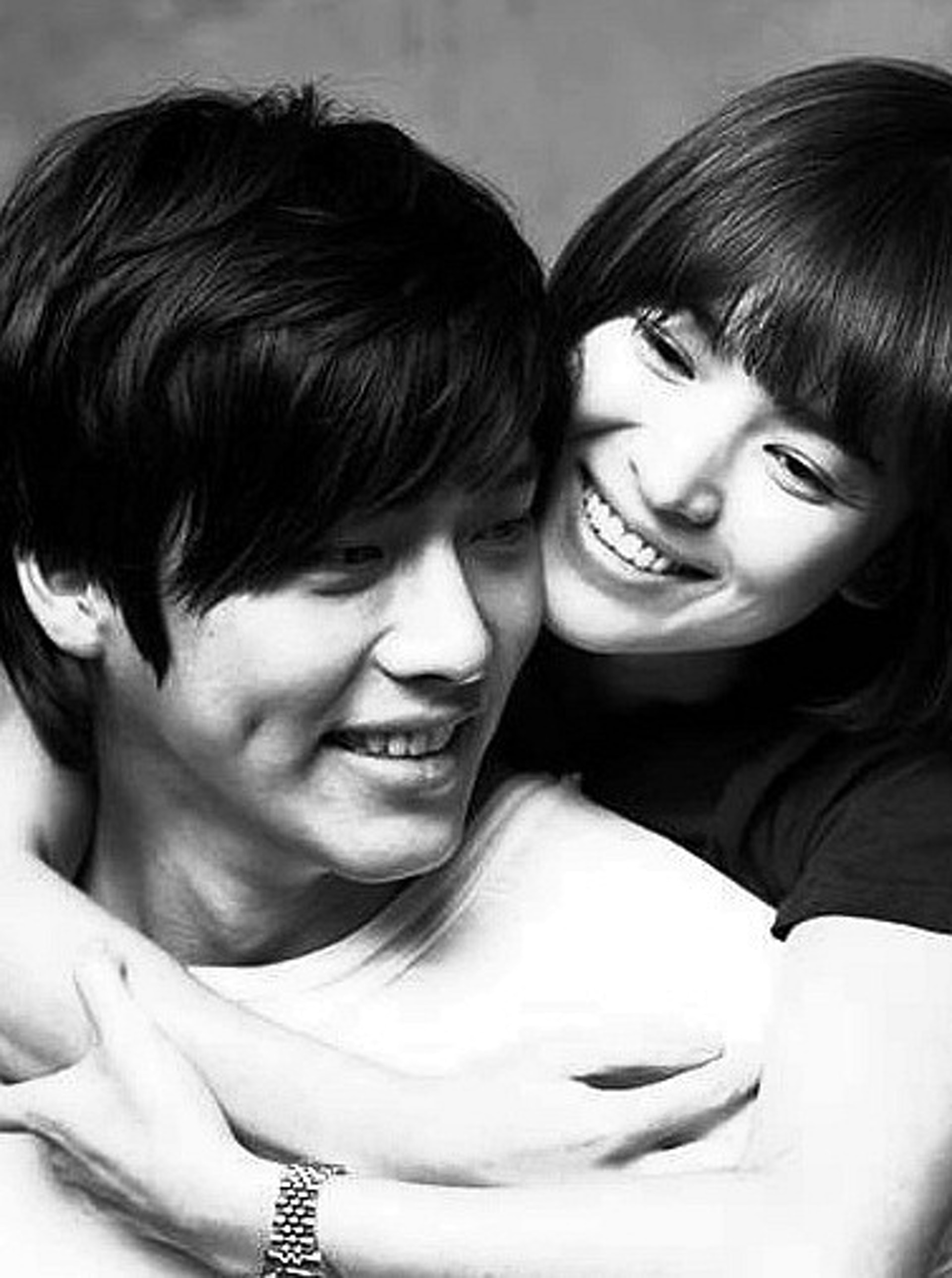 玄彬和宋慧喬因拍攝《戀愛夢工場》撻着,但已於2011年分手。(劇照) 玄彬和宋慧喬因拍攝《戀愛夢工場》撻着,但已於2011年分手。(劇照)