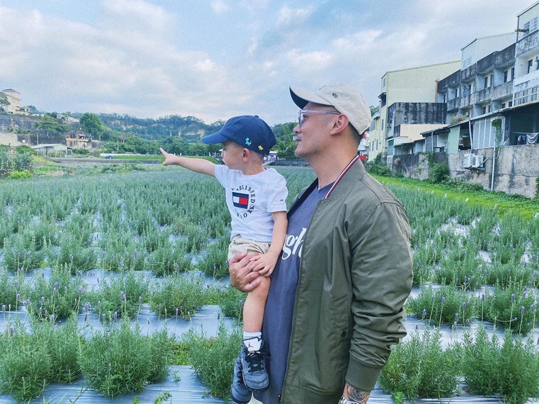 余文乐的儿子余初见（Cody）于2018年5月出世。（Instagram：@lok666）