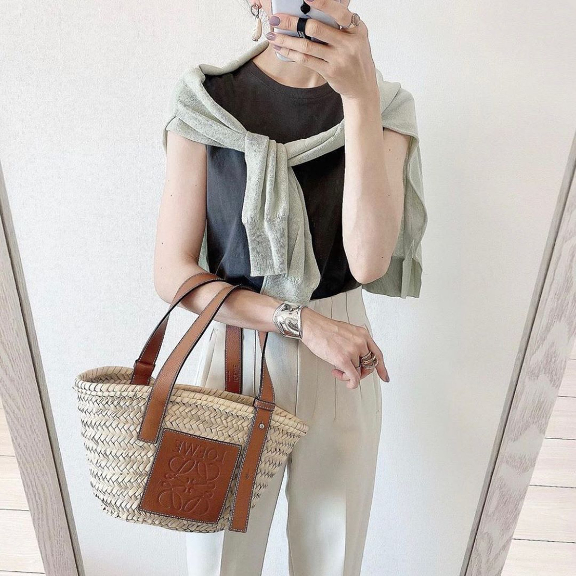 【Zara、Uniqlo、GU穿搭】此Zara西裝褲亦被另一位日本人妻大力推介,入手的原因為百搭、喜歡高腰設計。(emi0830emi@Instagram)