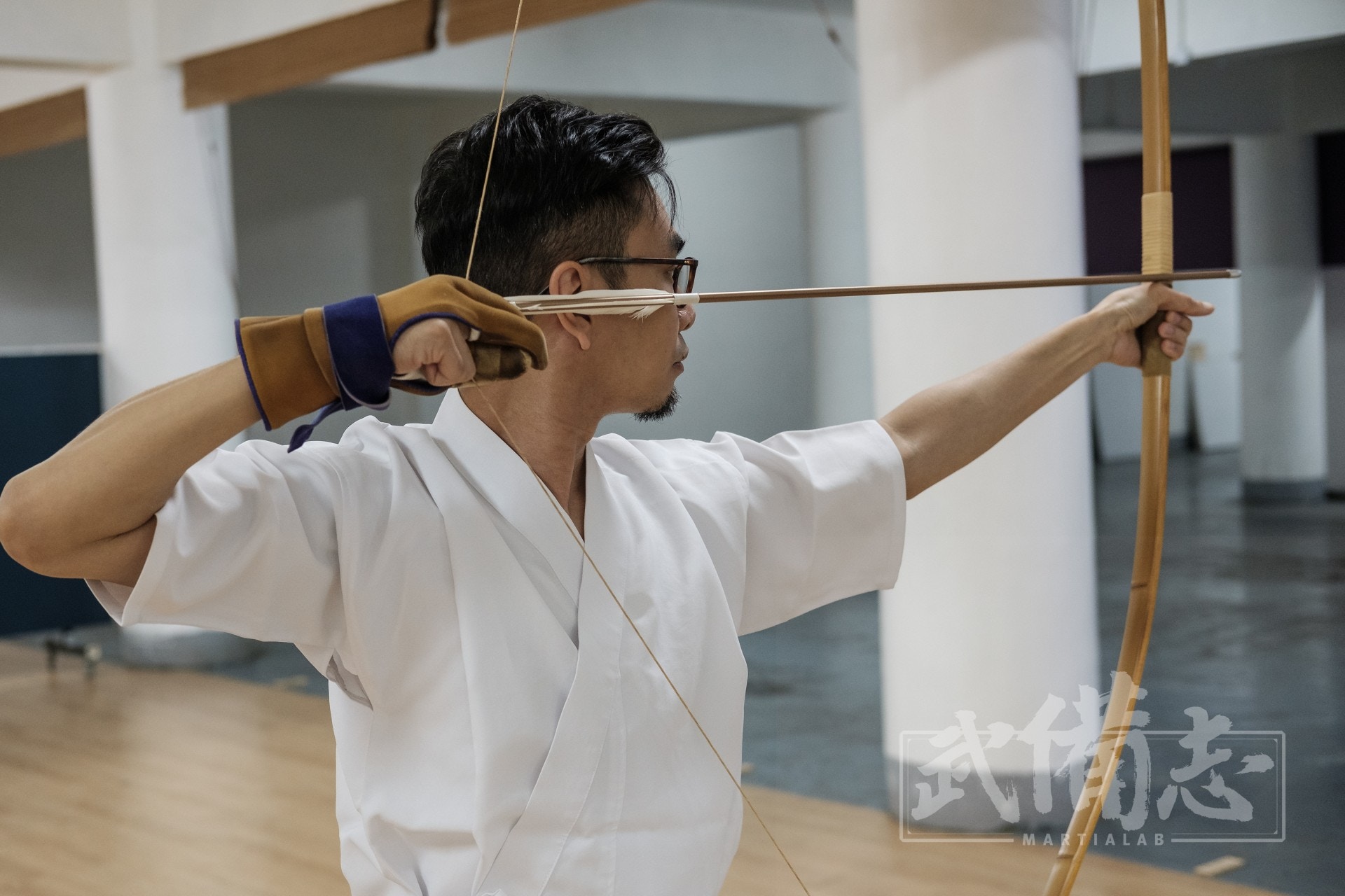 與你在世界終結之日 主角以弓道打喪屍 弓箭活靶定靶大不同 香港01 武備志