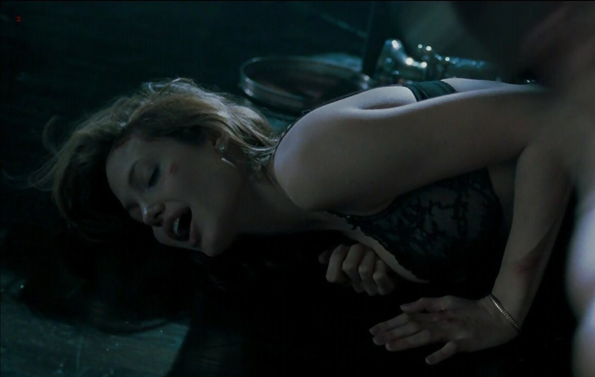 唔係個個都可以好似畢彼特同安祖蓮娜·祖莉在《史密夫決戰史密妻》熱戀的同時,又一同拍到親密戲。(影片擷圖) 唔係個個都可以好似畢彼特同安祖蓮娜·祖莉在《史密夫決戰史密妻》熱戀的同時,又一同拍到親密戲。(影片擷圖)