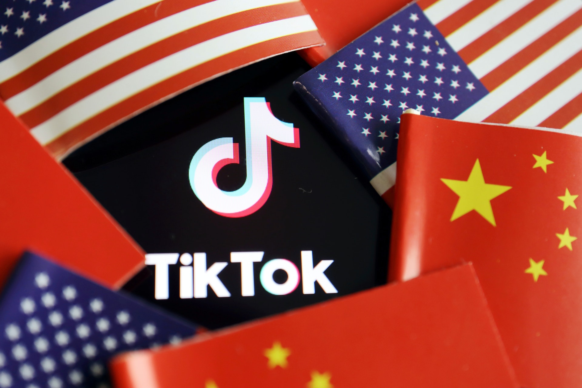 社交媒體及影音平台WeChat和TikTok成為被封殺的對象。(資料圖片/路透社) 社交媒體及影音平台WeChat和TikTok成為被封殺的對象。(資料圖片/路透社)