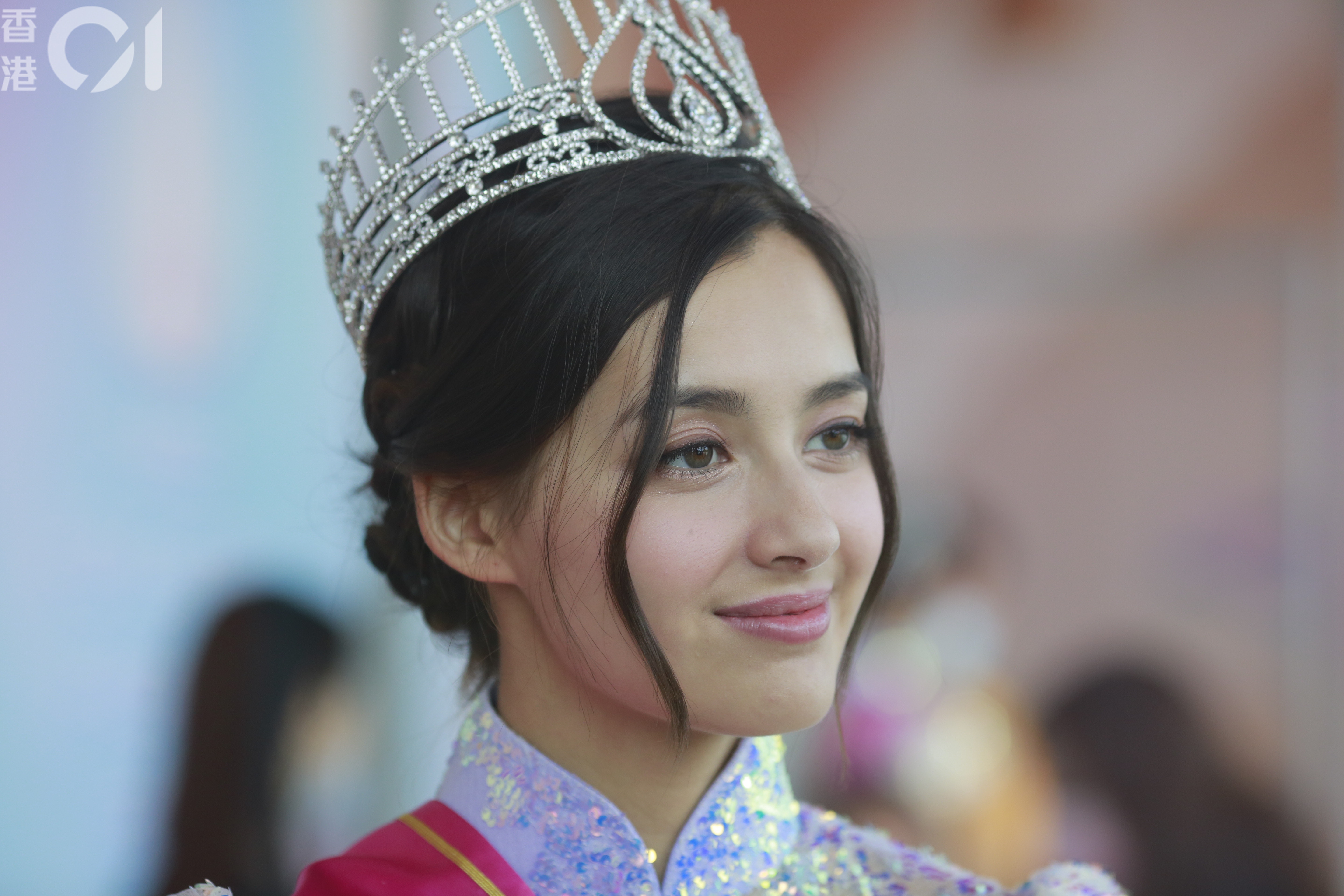 香港小姐 今年后冠因疫情暫停贊助李珊珊曾將后冠拍賣 香港01 即時娛樂