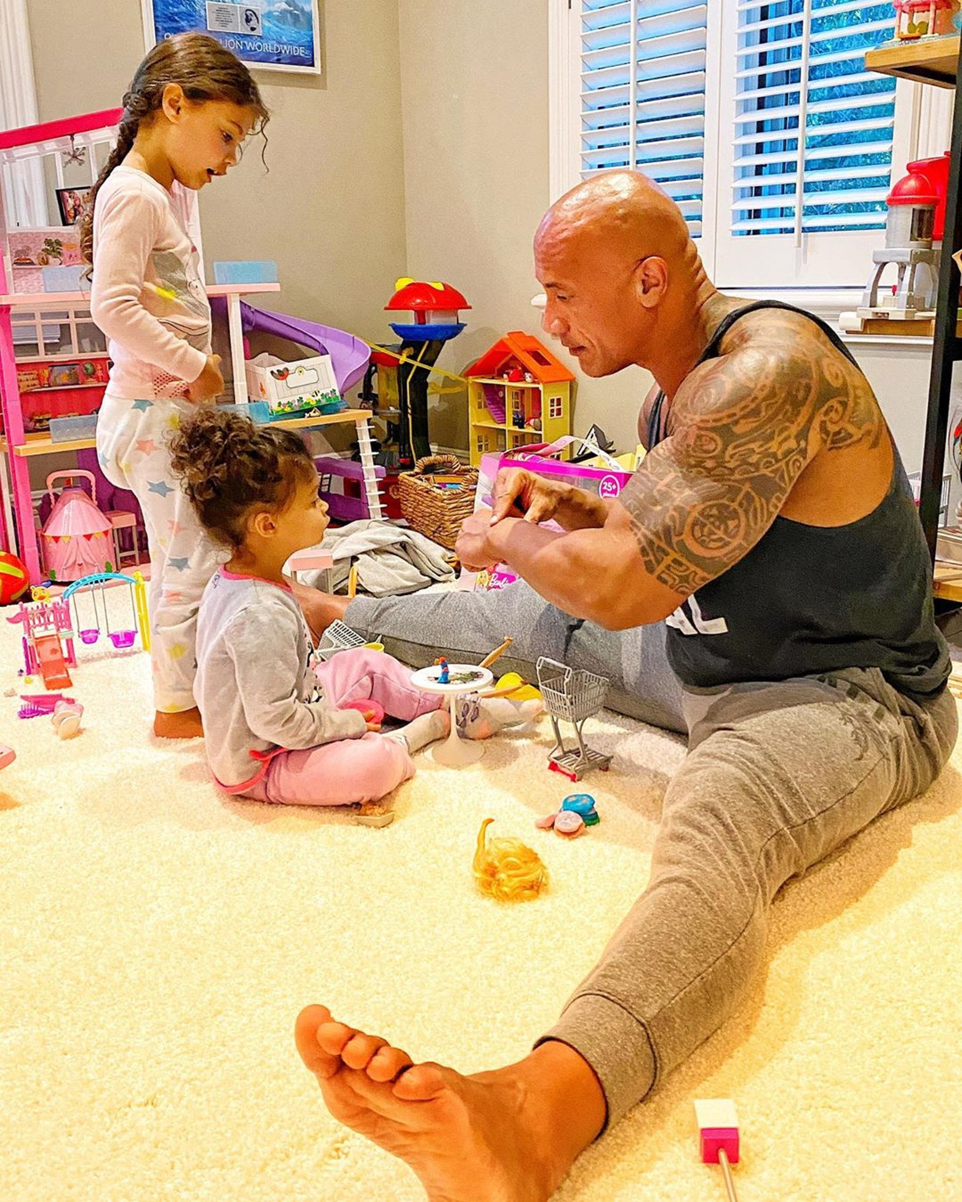 新冠肺炎 美國影星 The Rock 狄維莊遜ig宣布與妻女同確診 香港01 即時娛樂 新冠肺炎 美國影星 The Rock 狄維莊遜ig宣布與妻女同確診 香港01 即時娛樂