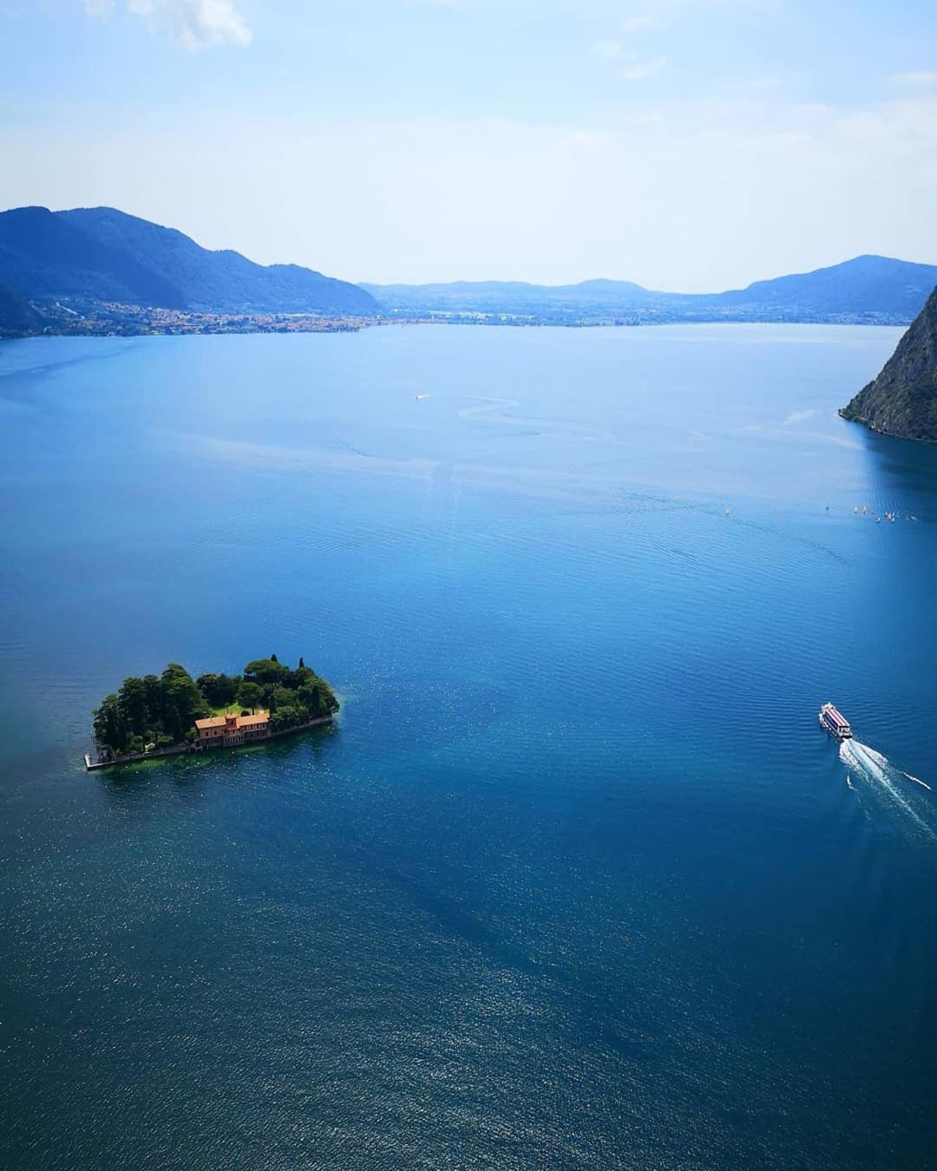 意大利北部伊塞奧湖小島堡壘(visitlakeiseo / IG) 意大利北部伊塞奧湖小島堡壘(visitlakeiseo / IG)