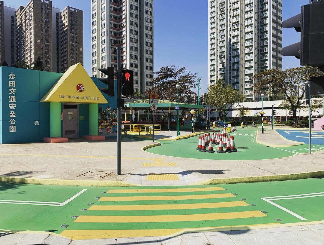 交通安全城就是一個迷你版的城市，所有交通燈、路牌及模型天橋都變小了。（Instagram @winsonnnwan）