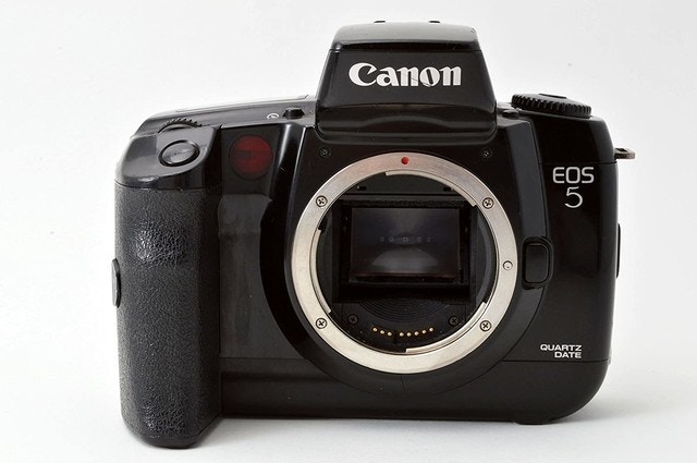 1992年Canon推出了EOS 5這台經典的膠片相機，Canon 5系列的傳奇，由此展開。（中關村在線授權使用）