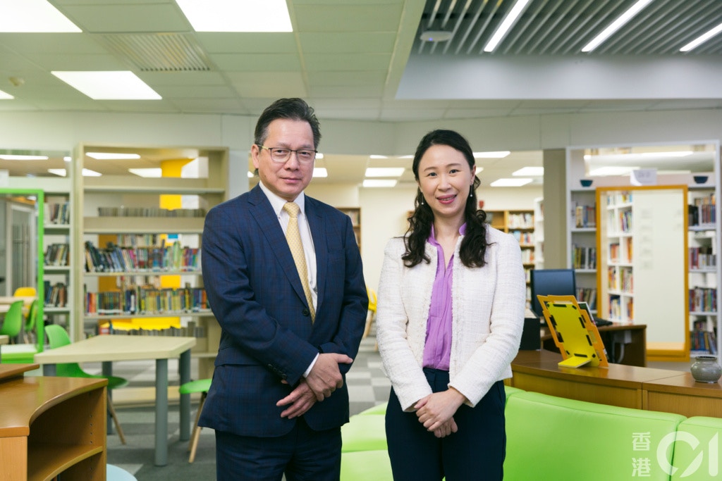 香港浸會大學附屬學校王錦輝中小學總校長陳偉佳（左）及副校長（小學部）莊曉莉。