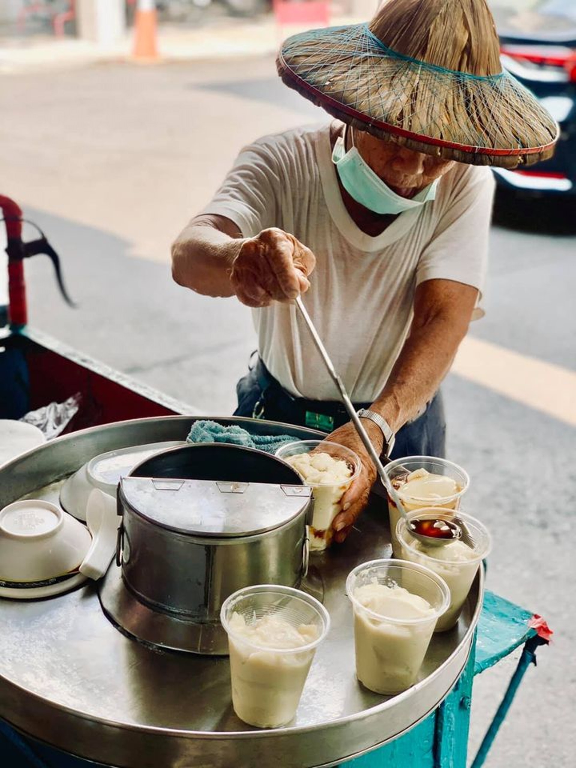 有台女在facebook發帖,分享在台南買豆腐花的心酸見聞。(fb「台南爆料公社」圖片) 有台女在facebook發帖,分享在台南買豆腐花的心酸見聞。(fb「台南爆料公社」圖片)
