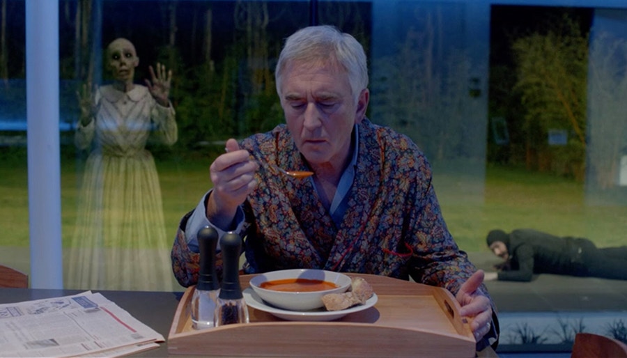 原來是電視台鬼魂要《9號秘事》劇組人員一齊陪葬?(影片截圖) 原來是電視台鬼魂要《9號秘事》劇組人員一齊陪葬?(影片截圖)