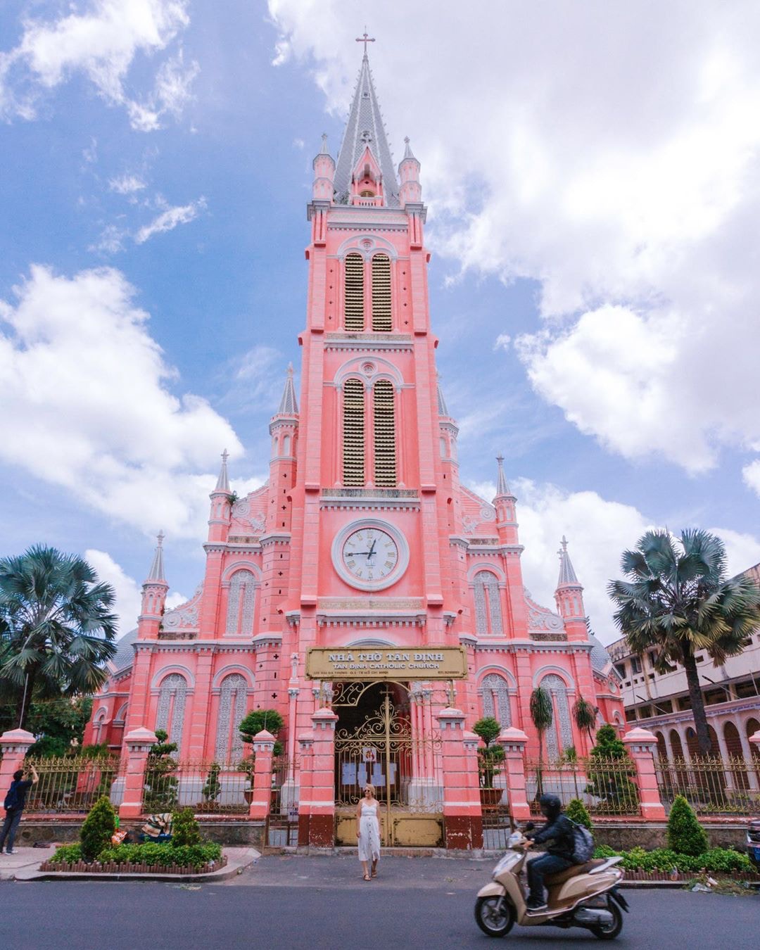 越南─粉紅教堂Tan Dinh Church（Ig@milesofsmiles）