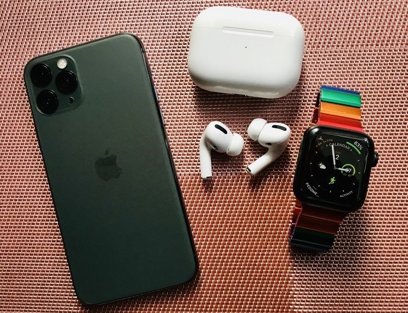 use airpods with apple watch