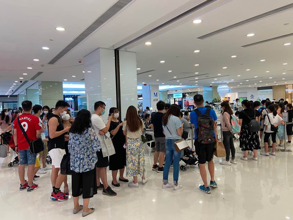 海港城 趕限期前用優惠券逾百市民食肆外排隊gucci再現人龍
