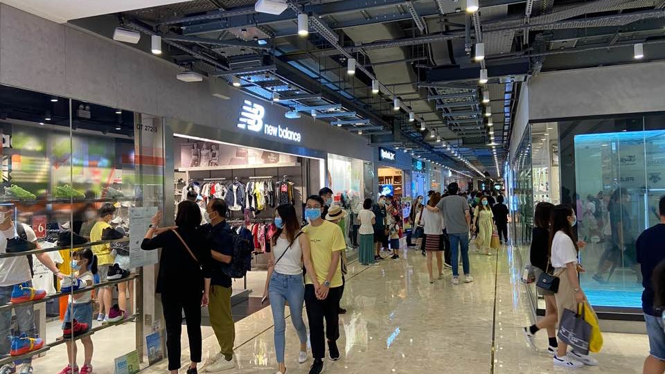 Harbour City Use Coupons For More Than 100 Citizens To Line Up Outside Gucci Restaurants Before The Deadline The Limited Times Harbour City Use Coupons For More Than 100 Citizens To Line Up Outside Gucci Restaurants Before The Deadline The Limited Times