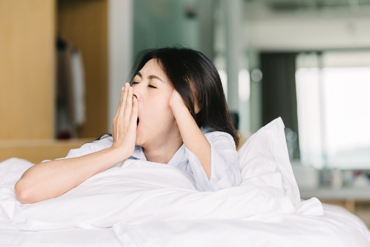 熬夜是導致虧的其中一個成因。（GettyImages）