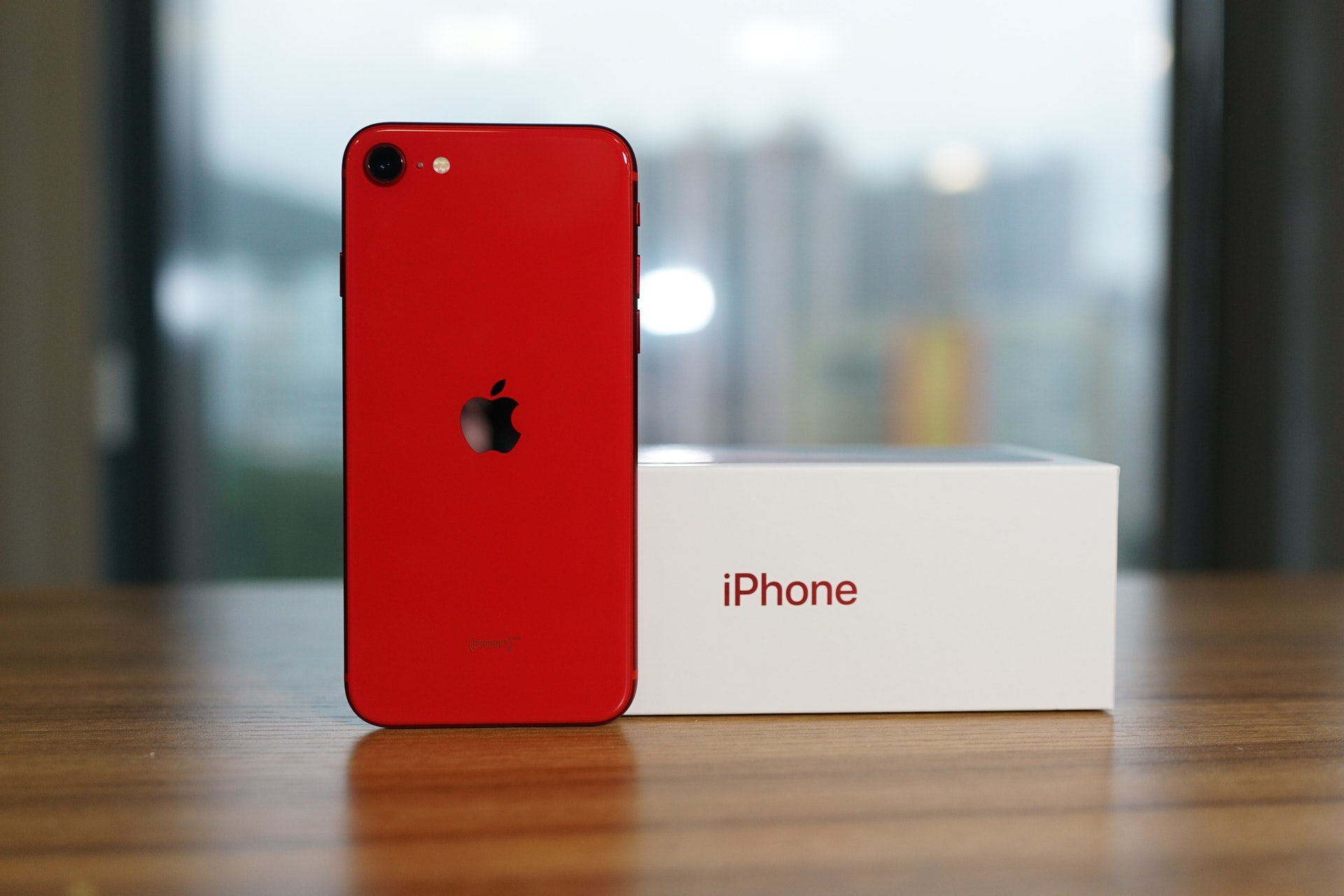 圖為iPhone SE 2 (2020) 圖為iPhone SE 2 (2020)