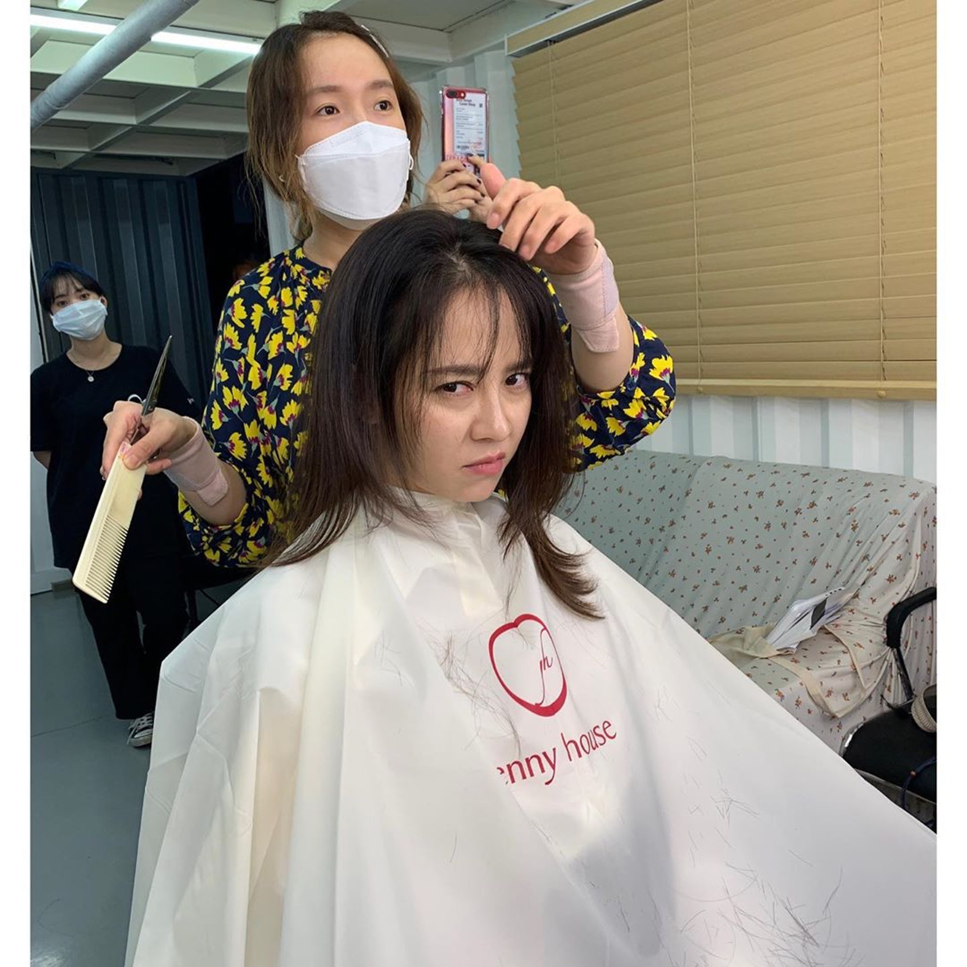 宋智孝在IG更新剪新髮型的照片,本人似乎不太滿意。(IG/@my_songjihyo) 宋智孝在IG更新剪新髮型的照片,本人似乎不太滿意。(IG/@my_songjihyo)